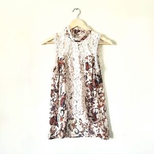 Self Esteem Cream Lace-Front Floral Sleeveless Top Sz L